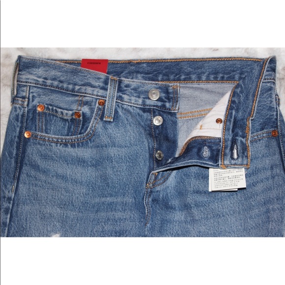 Floral Embroidered Levi’s NWT - Picture 6 of 6